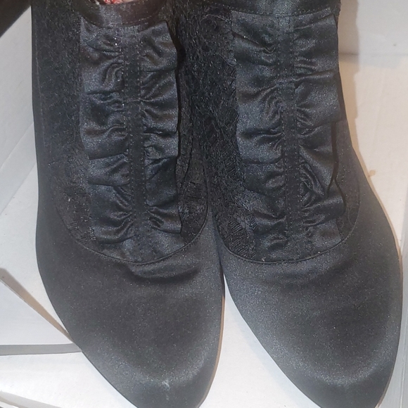 Moda Satin 👠 - Picture 2 of 5